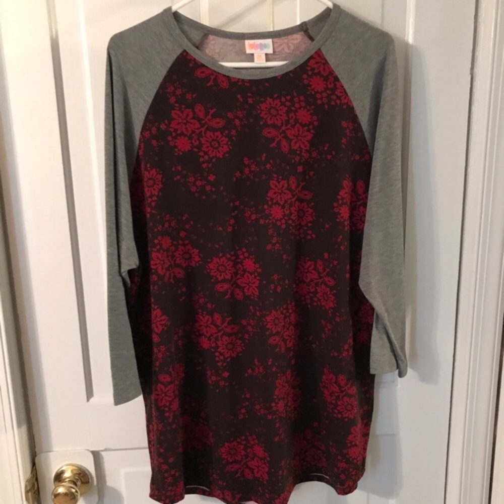 LuLaRoe Randy raglan baseball tee